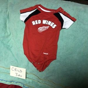 NHL DETROIT REDWINGS baby onesie